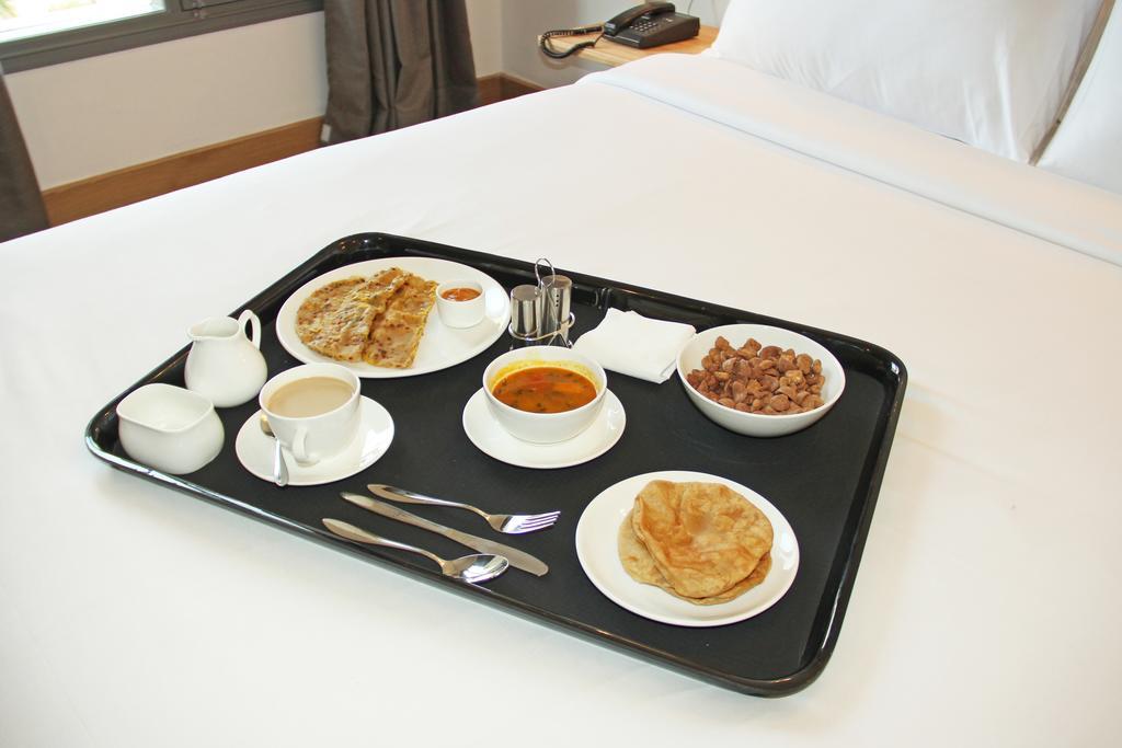 Oyo 460 Hotel Ivory Residency كولكاتا المظهر الخارجي الصورة