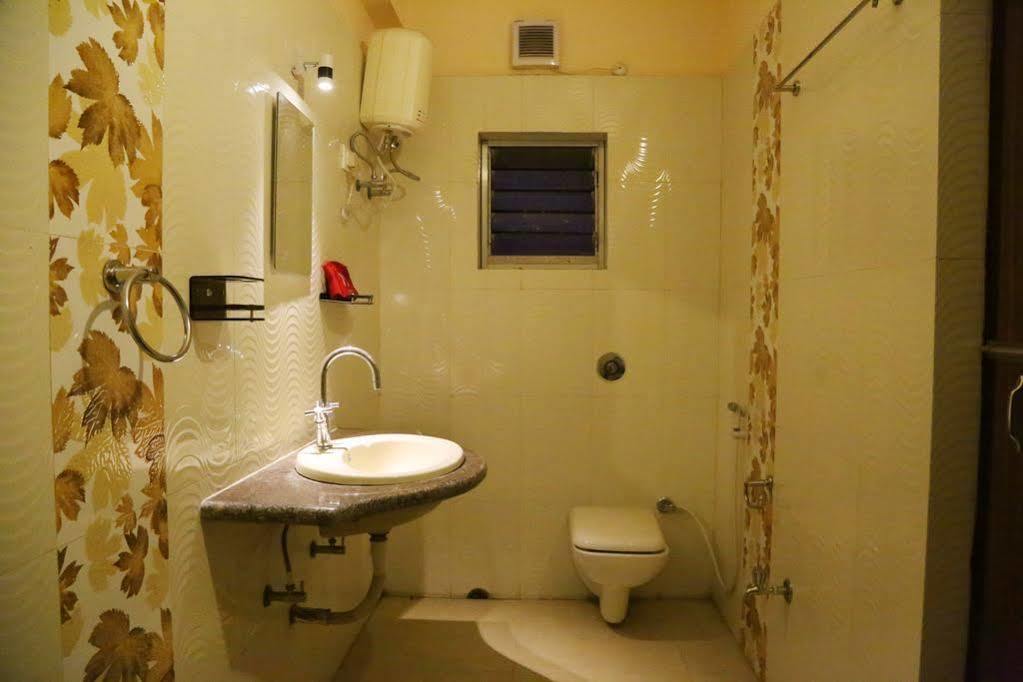 Oyo 460 Hotel Ivory Residency كولكاتا المظهر الخارجي الصورة