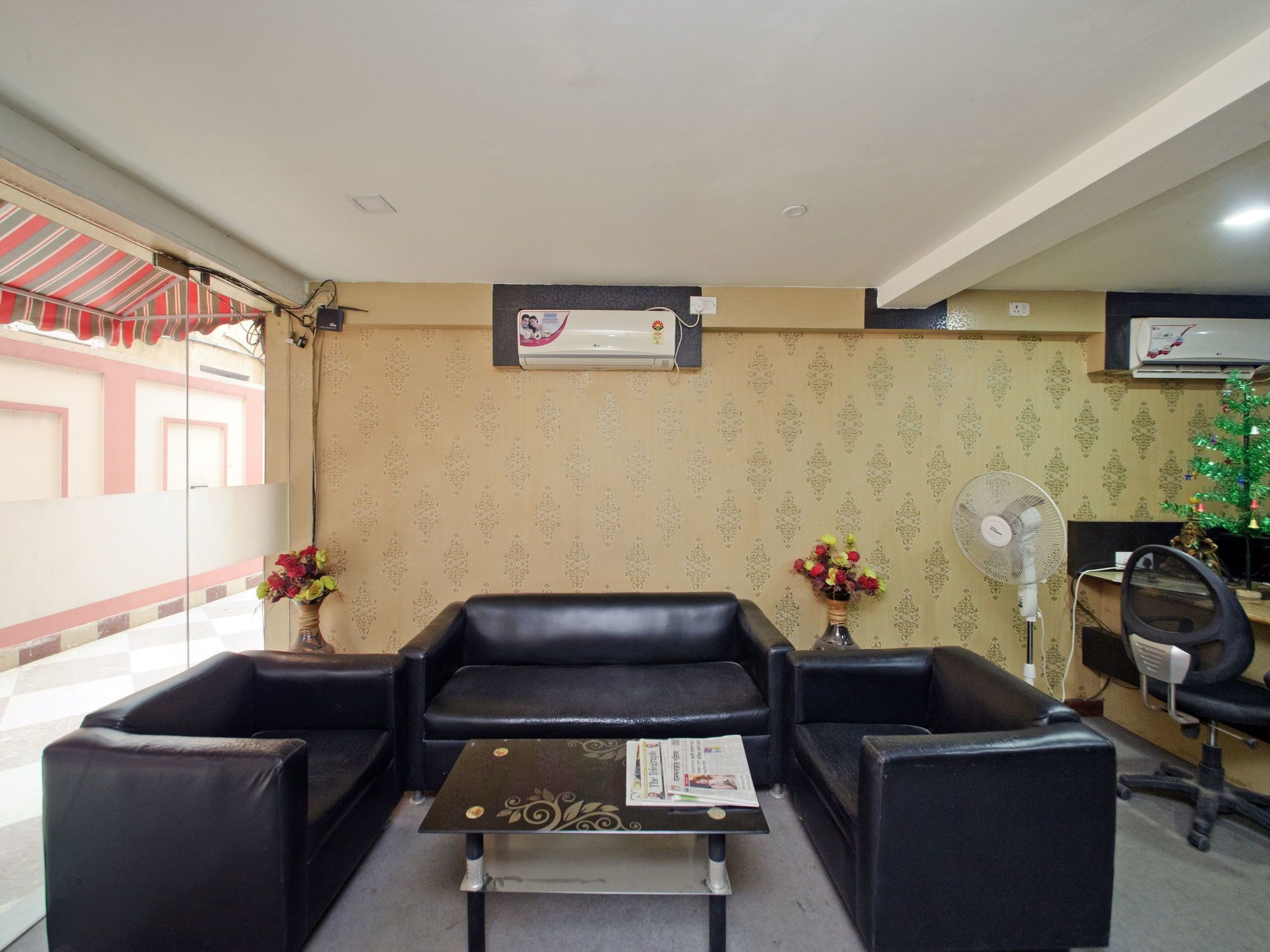 Oyo 460 Hotel Ivory Residency كولكاتا المظهر الخارجي الصورة